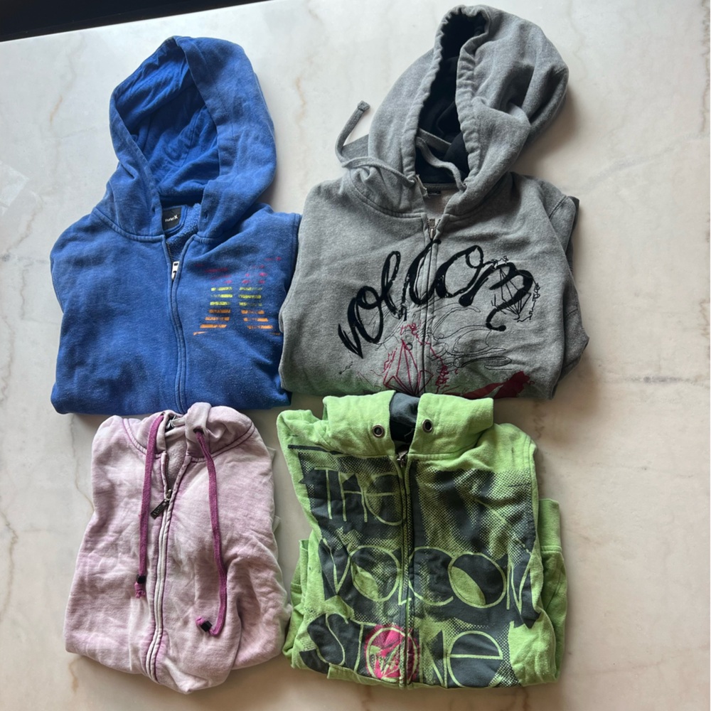 90s-2000 y2k vintage women’s L/XL zip up hoodie lot. Volcum, Roxy, Hurley.